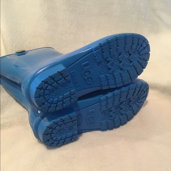 πNew Ugg Mid Calf Boots! π - Picture 7 of 9